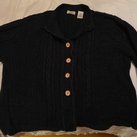 Women’s cotton LL Bean Navy cable knit cardigan sweater wood buttons size L - Picture 3 of 7